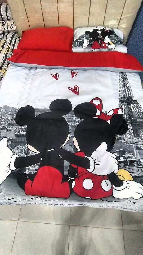 ست ۴ تیکه شامل: لحاف_ملحفه کشدوزی_۲ عدد روبالشتی سایزلحاف:۱۵۶×۲۲۳