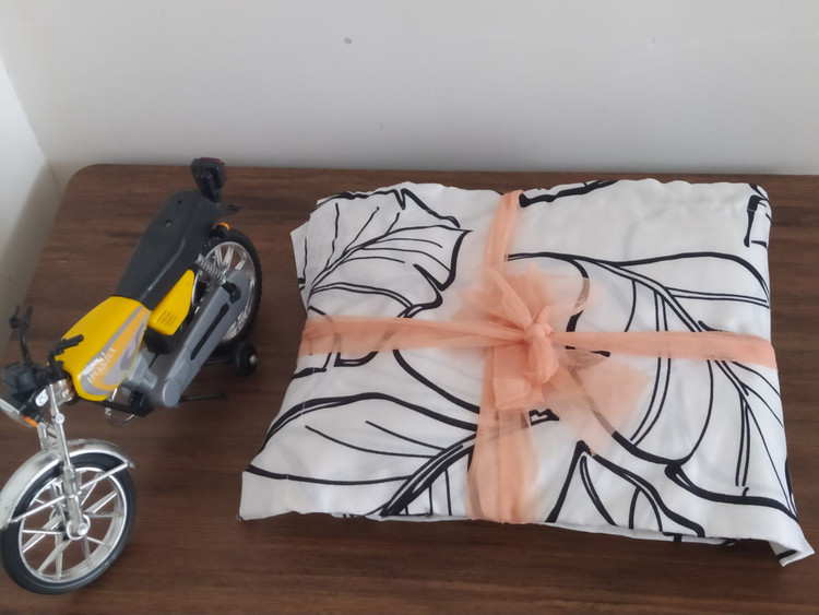 زمینه سفیدطرح برگ