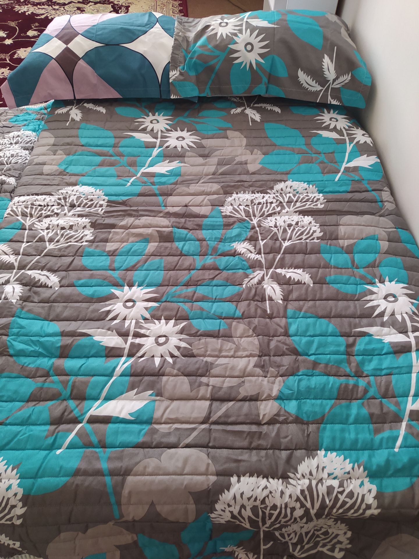 طرف دیگه ی روتختی پنبه دوزی ۳ تکه دورو طرح لوزی