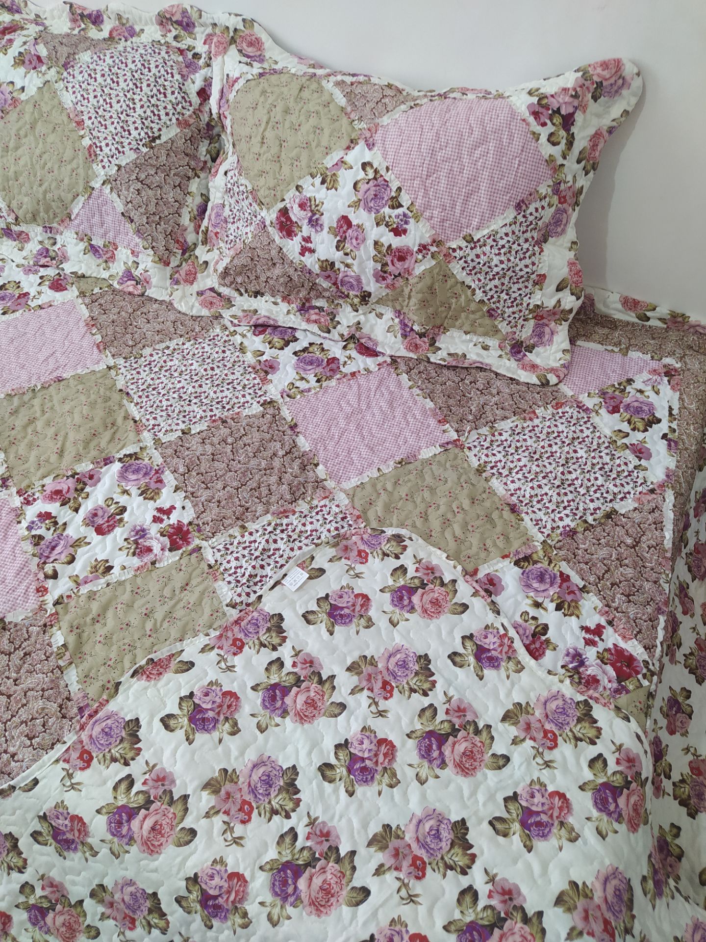 طرف دیگه ی روتختی چهل تیکه